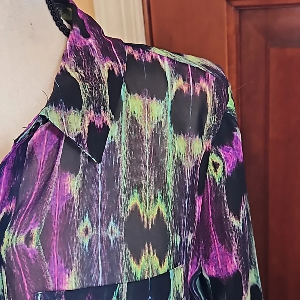 L AMOUR NANETTE LEPORE BLOUSE BUTTON DOWN TOP M PURPLE GREEN BLACK LONGSLEEVED
